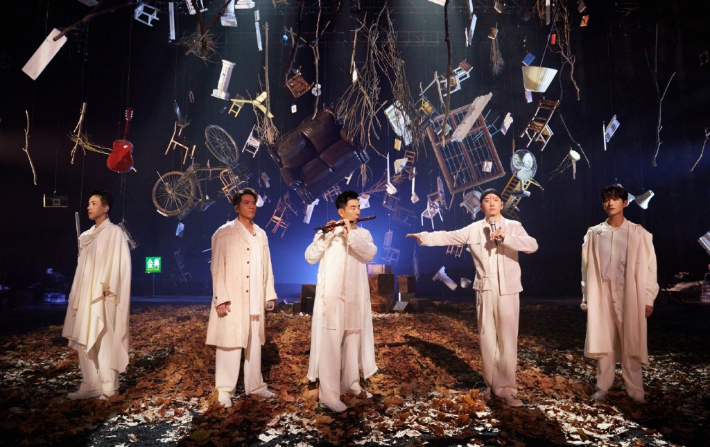 網民為與張智霖對戰的任賢齊感到不值。